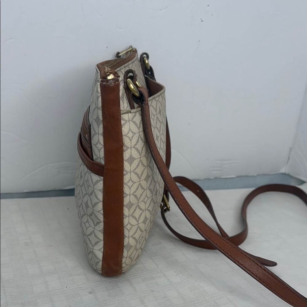 Fossil Sadie Crossbody Bag w/ Multiple Compartments in Bone White Coated Canvas - Picture 2 of 10